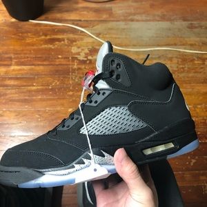 og black 5s